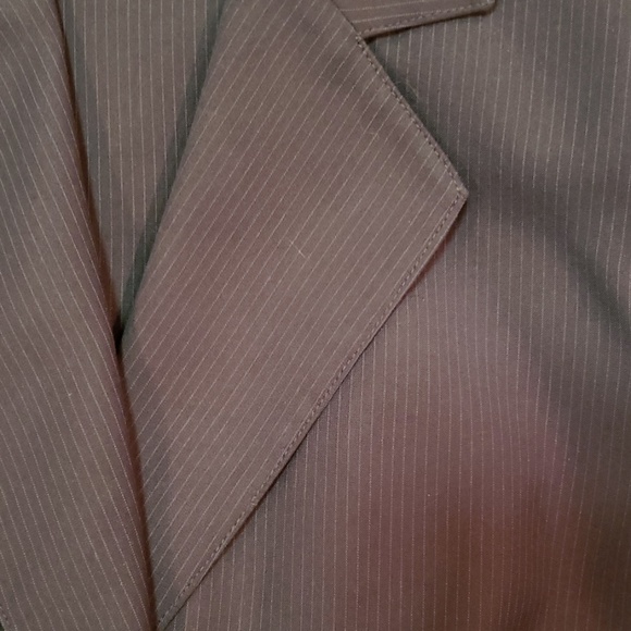 Jones New York navy blue pin-striped pant suit - Picture 8 of 8